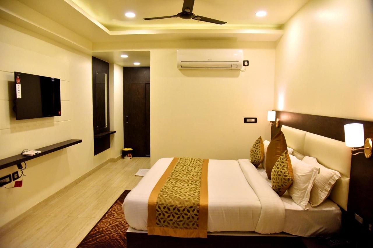 Hotel Vinayak Lucknow Zewnętrze zdjęcie