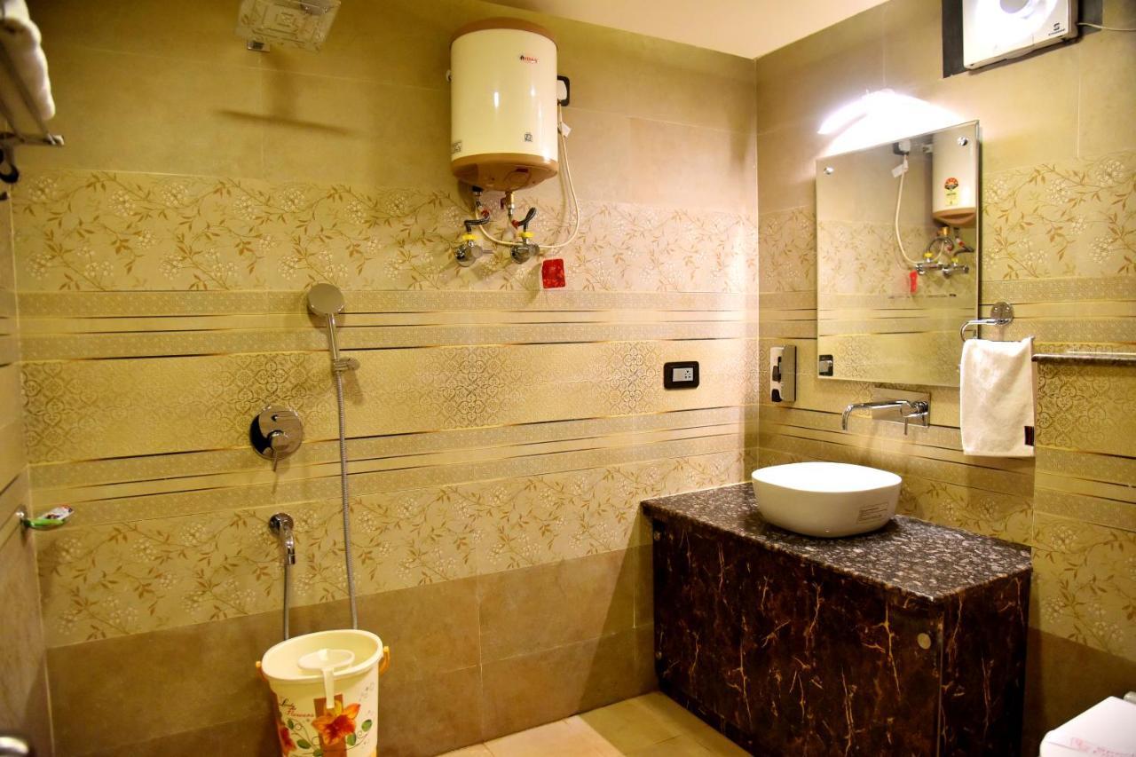 Hotel Vinayak Lucknow Zewnętrze zdjęcie