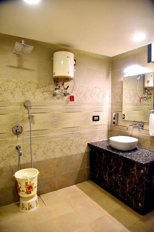 Hotel Vinayak Lucknow Zewnętrze zdjęcie