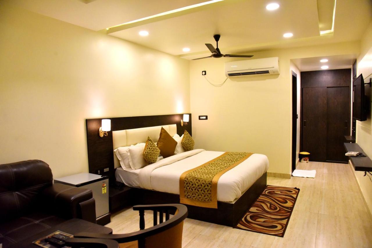 Hotel Vinayak Lucknow Zewnętrze zdjęcie