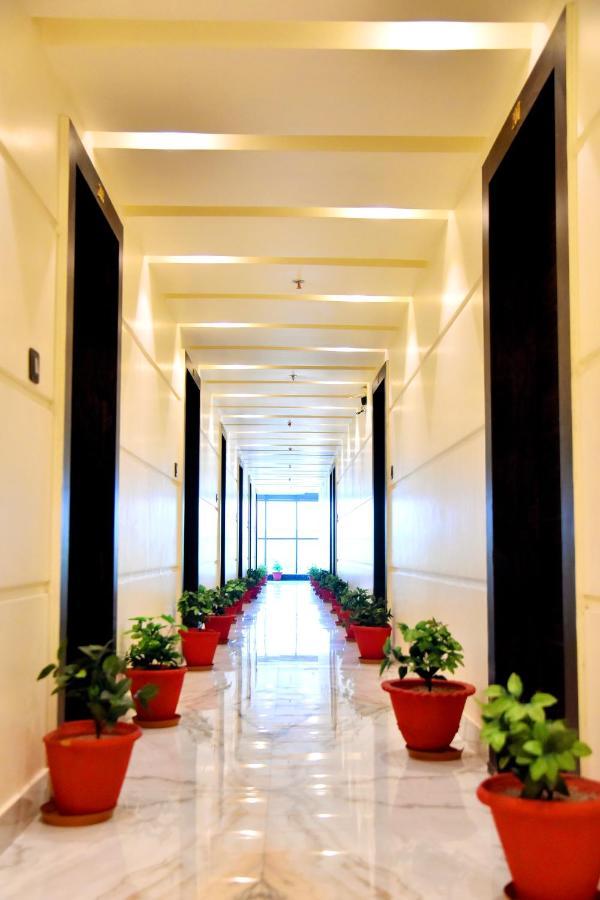 Hotel Vinayak Lucknow Zewnętrze zdjęcie