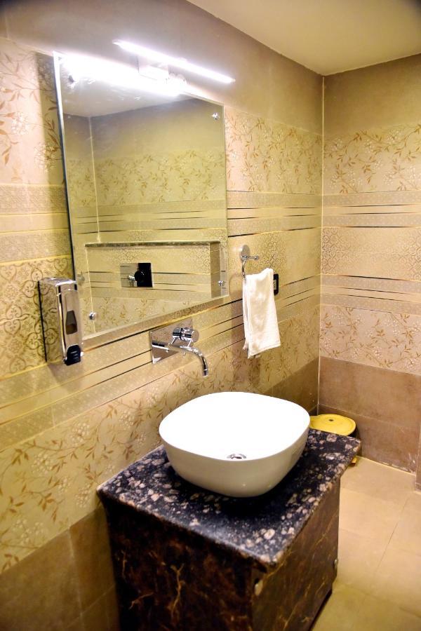 Hotel Vinayak Lucknow Zewnętrze zdjęcie