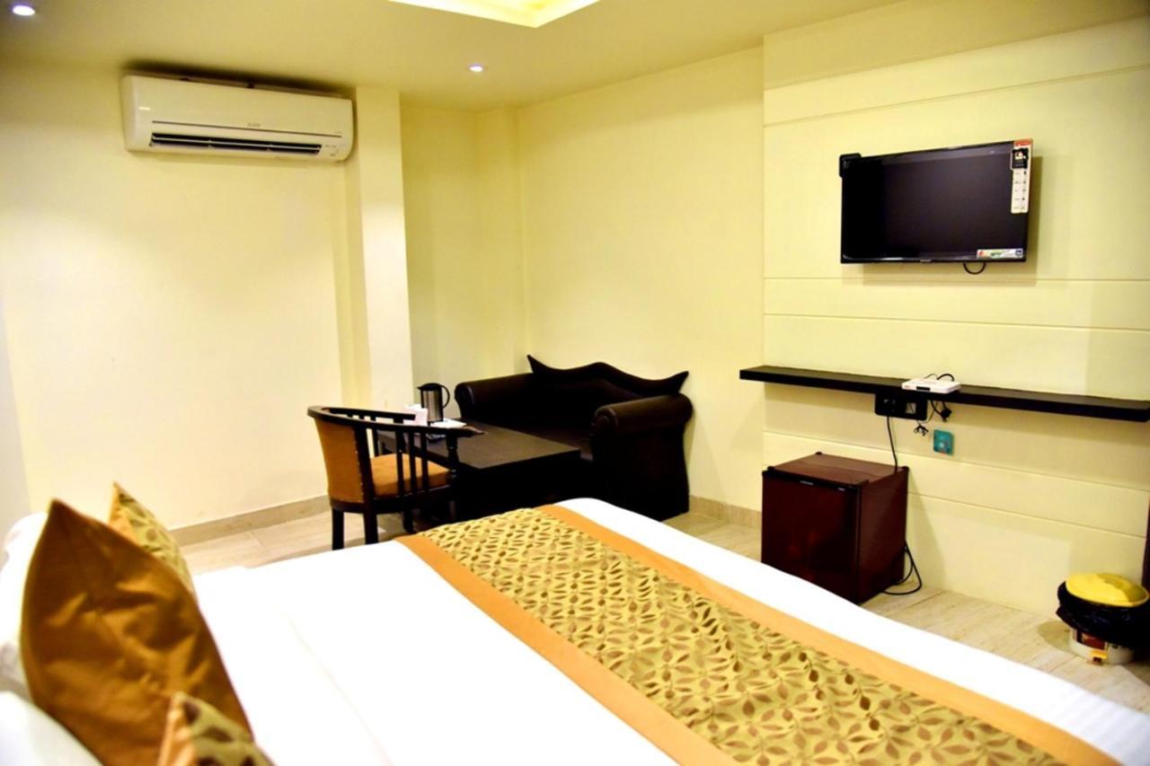 Hotel Vinayak Lucknow Zewnętrze zdjęcie